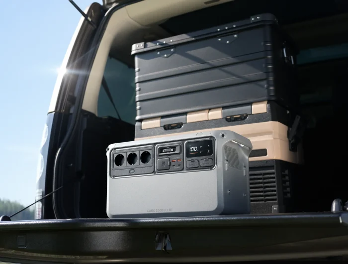 DJI Power Auro 2000 Elite integirert ein Autoladegerät
